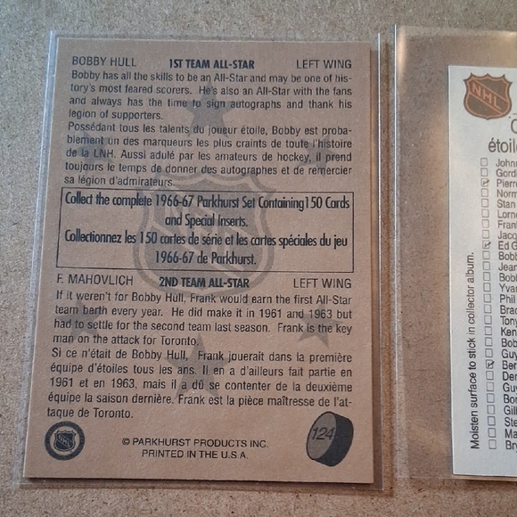 Bobby Hull Hockey Card Lot with Chicago Blackhawks Artwork - Picture 4 of 6